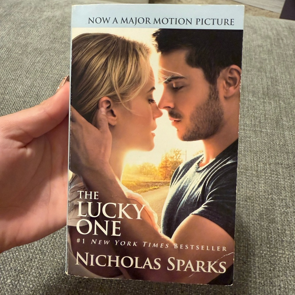 The Lucky One by Nicholas Sparks Book
